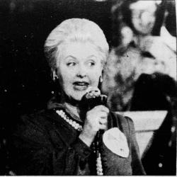 Solveig Bratenberg i Gardiner i Olje foto Østlands-posten