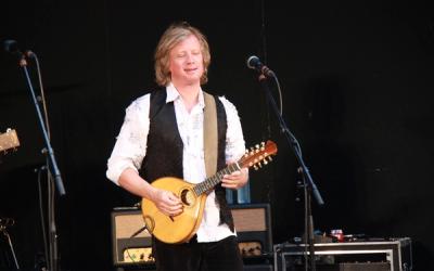 Torbjørn Økland i Vamp under en konsert i Søgne i 2011. Bildet hentet fra Wikipedia / bruker ZorroIII