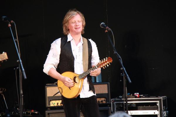 Torbjørn Økland i Vamp under en konsert i Søgne i 2011. Bildet hentet fra Wikipedia / bruker ZorroIII