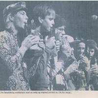 Bottles . Klipp fra ukjent avis . Tilhører  Jan Erik Kire Johannesen