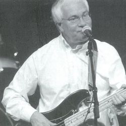 Arne Enoksen fra Magics under mimrekonserten 2002. Foto: Finn M. Fuglestad