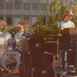 Svein Ove og Magnor, konsert i Arendal sentrum aug. 1983