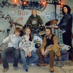 Ensemblet i Lilla foto Emile Ashley/Rogaland Teater