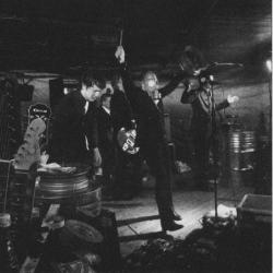 Kaizers Orchestra fremfører Bøn fra Helvete foto Halden Arbeiderblad/Magnus Brunvand