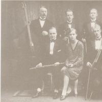 Festiviteten Kinos forsterkede ensemble foto hentet fra  boka Haugesund - som årene gikk : 3. samling : bilder fra Haugesund i nyere og eldre tid