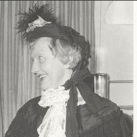 Jenny Rolandsen som Jomfry Berthelsen i Maktå på Straen foto tilhører Rogaland Teater