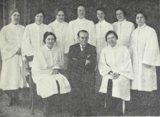 Kirkens sangdamer foto hentet fra Sang og musikkliv i Haugesund 1867-1945. 1