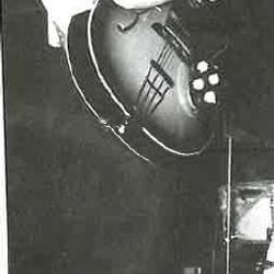 Kåre Voll under konsert med Metronom