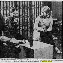 Annerut Joner og ensemblet i stykket Utenfor klipp fra VG