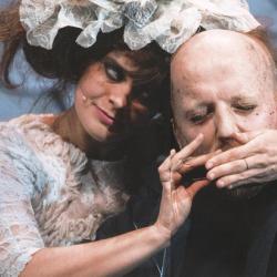 Mareike Wang og Svein Solenes i teaterkonserten HOW foto Rogaland Teater/Stig Håvard Dirdal