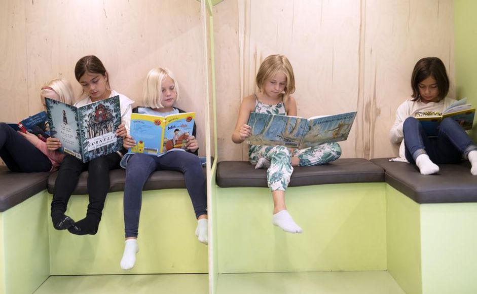Barn som leser på Sølvberget