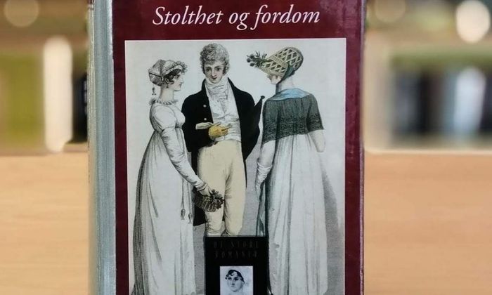 Boka Stolthet og Fordom av Jane Austen