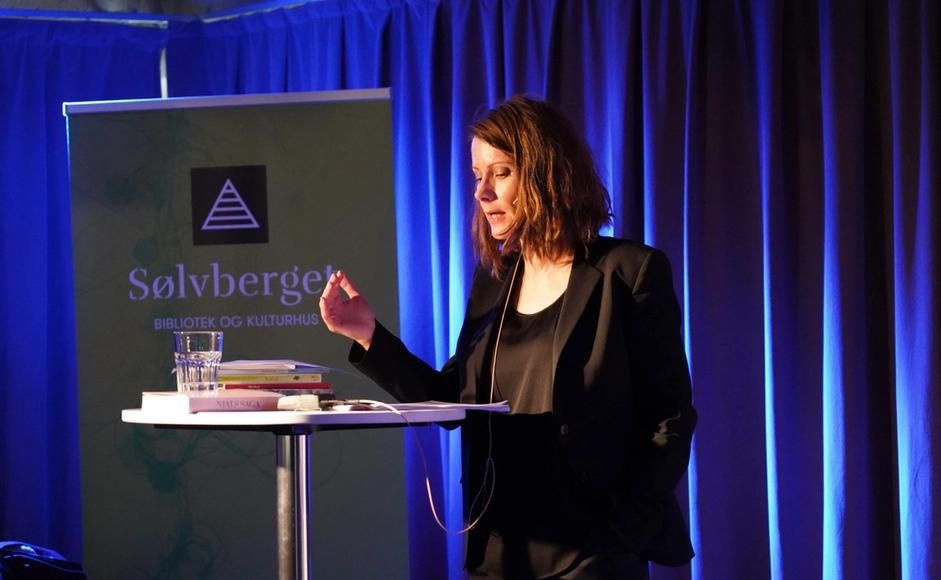 Forfatter Gerður Kristný holder foredrag om Njåls saga på Klassikerlørdag i 2019