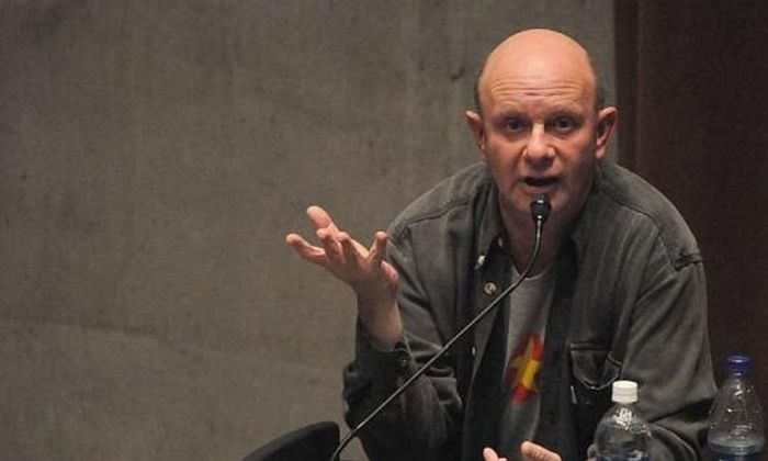Nick Hornby (Wikimedia Commons)