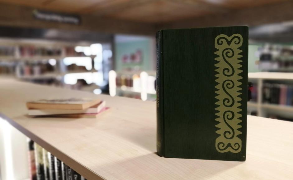 Hundre års ensomhet av Gabriel García Márquez