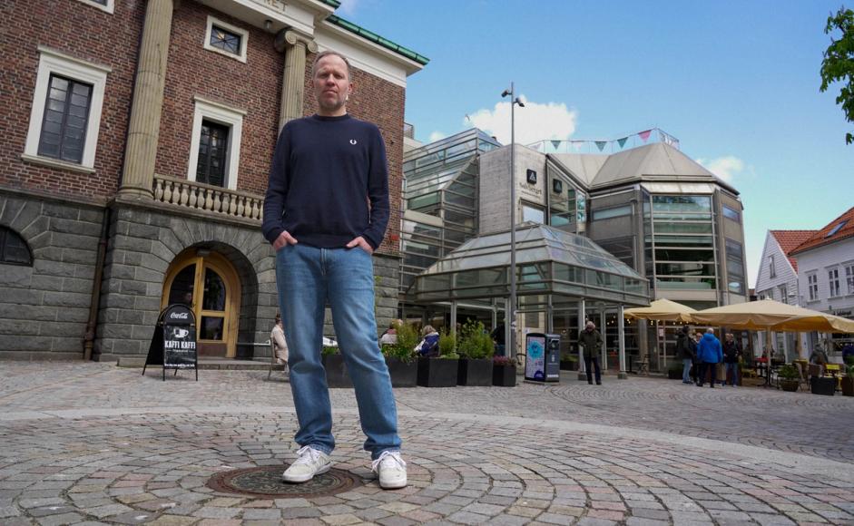 Magnus Cappelen utenfor Sølvberget