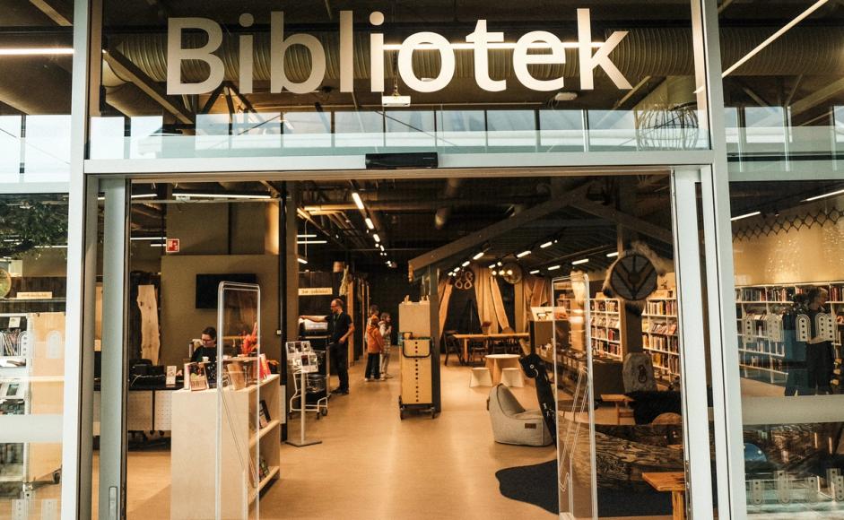 Inngangspartiet på Madla bibliotek.