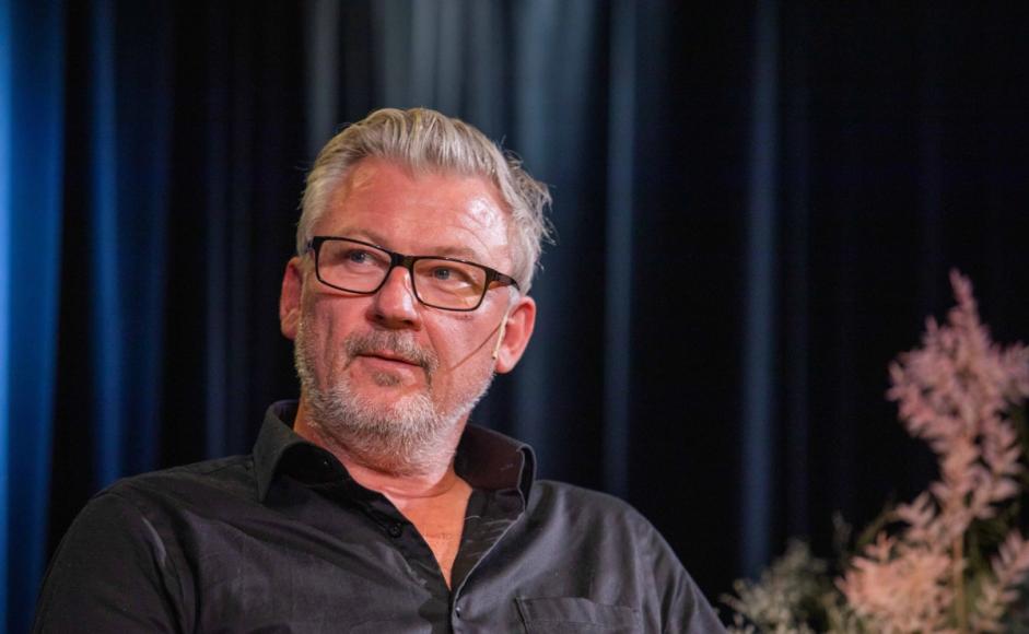 Harald Birkevold på scenen