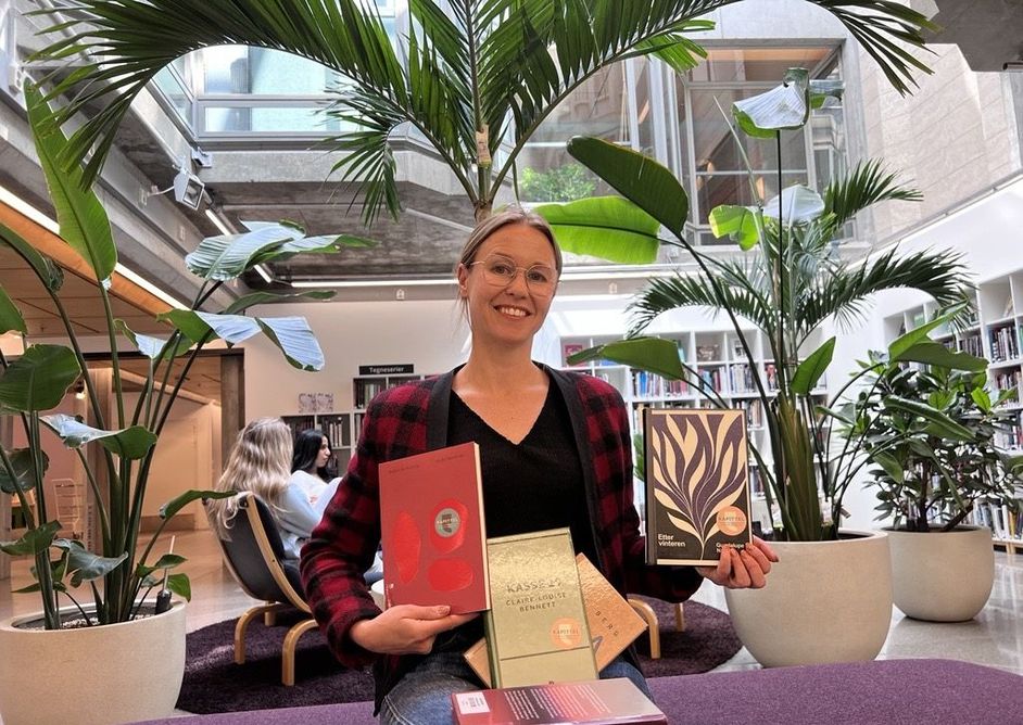 Ida Pallin Bostadløkken med bøker i biblioteket
