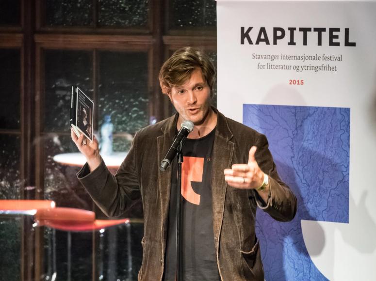 Eirik Bø på scenen under Kapittelfestivalen i 2015