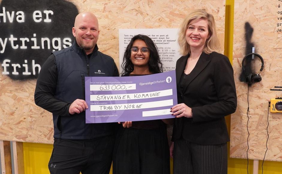 Foto: Tommy Thidesen fra Gjensidigestiftelsen, Mayuri Swaminathan fra Sølvberget og Marianne Wulfsberg Hovdan, Ytringsfrihetsbyen Stavanger.