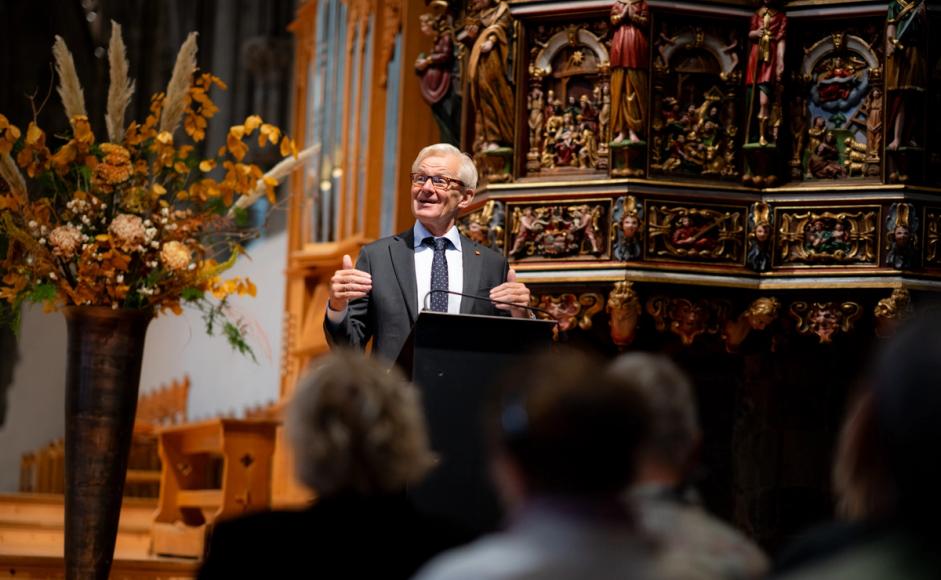 Jan Egeland i Stavanger domkirke: Foto: Hayat Al Sharif