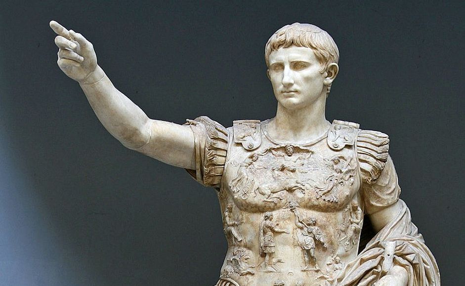 Statue av Augustus. Wikimedia Commons https://commons.wikimedia.org/wiki/File:Statue-Augustus.jpg