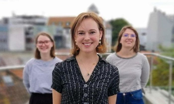 Thale Dobbert, Ingunn Øvrebø og Sofie B. Andersen på Sølvbergets takterrasse