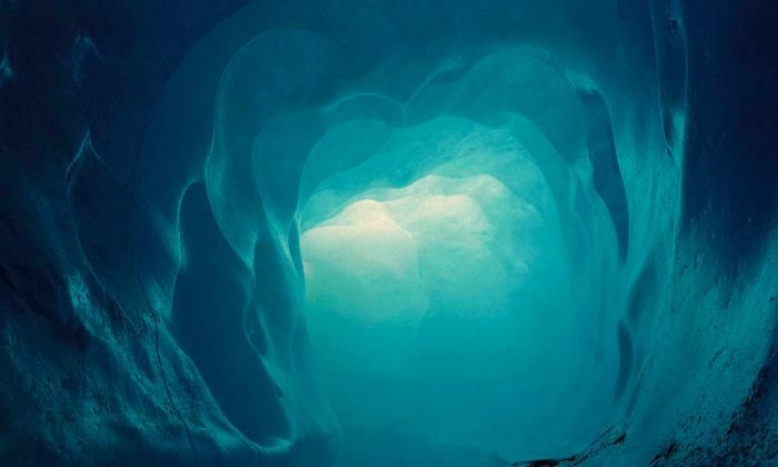 Foto av isbre fra Christian Houges utstilling i Sølvberget galleri