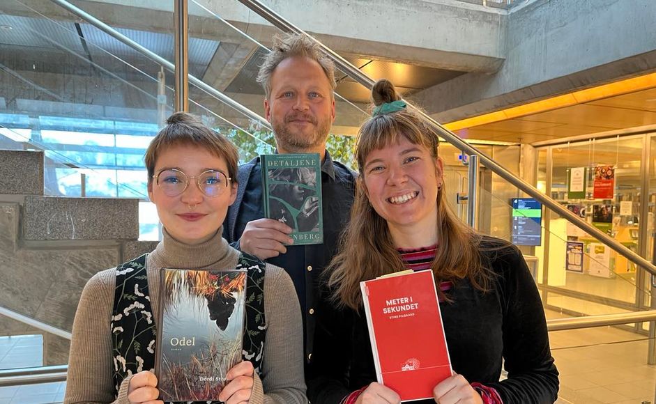 Thale (NO), Tomas (SV) og Nana (DK) med tre skandinaviske bøker