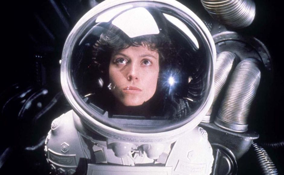 Sigourney Weaver inni romdrakt i filmen Alien