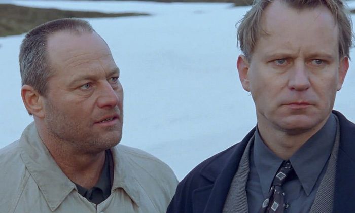 Bjørn Floberg og Stellan Skarsgård i filmen Insomnia