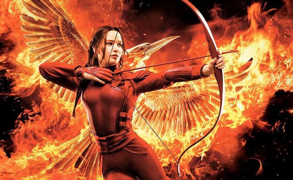 Jennifer Lawrence skyter med pil og bue i Hunger Games