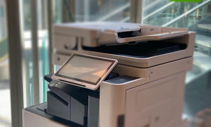 Multifunksjonsskriver som er tilgjengelig på bibliotekene