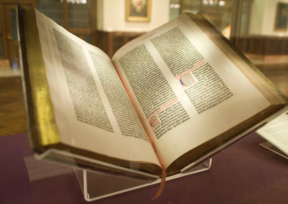Gutenberg-bibel utstilt på New York Public Library
