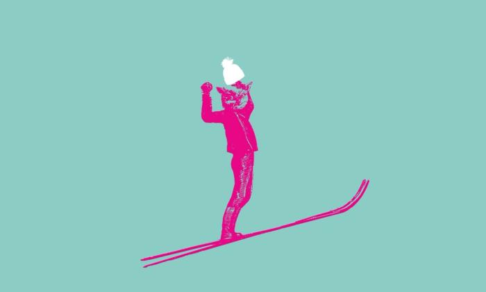 En rosaugle hopper på ski. Biblå + museer = vinterferie med opplevelser