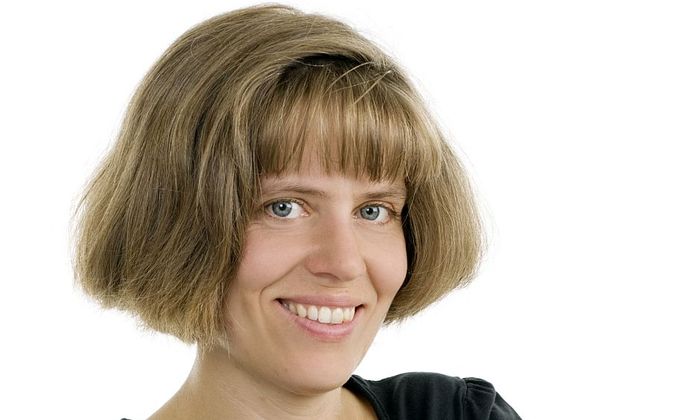Portrett av Eli Sol Vallersnes (foto: Aschehoug)