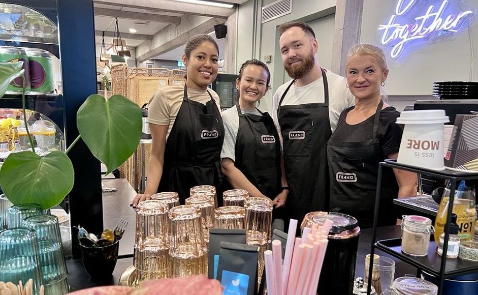 Foto av ansatte på Frænd Cafe i 4. etasje på Sølvberget.