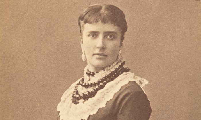 Amalie Skram foto: R. Ovesen / Nasjonalbiblioteket https://commons.wikimedia.org/wiki/File:Portrett_av_Amalie_Skram,_1877_(cropped).jpg