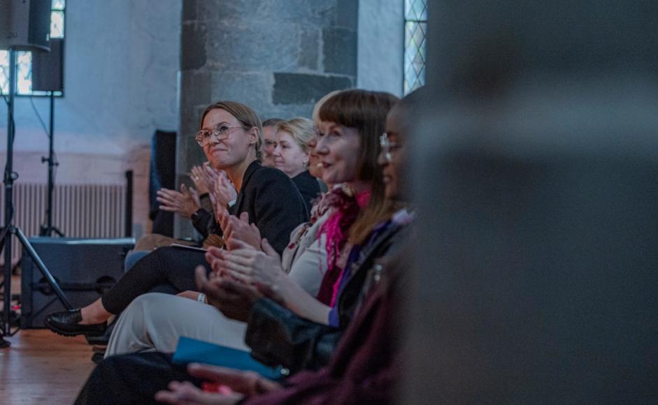 Ida Pallin Bostadløkken i domkirken under åpningen av Kapittel 2026. Foto: Andrea Rocha