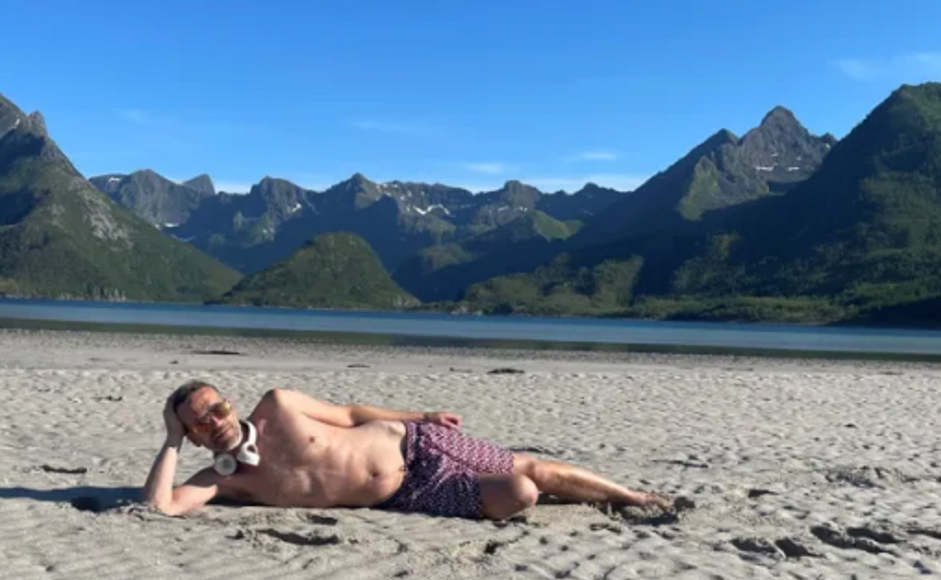 Vidar Osmundsen on the beach
