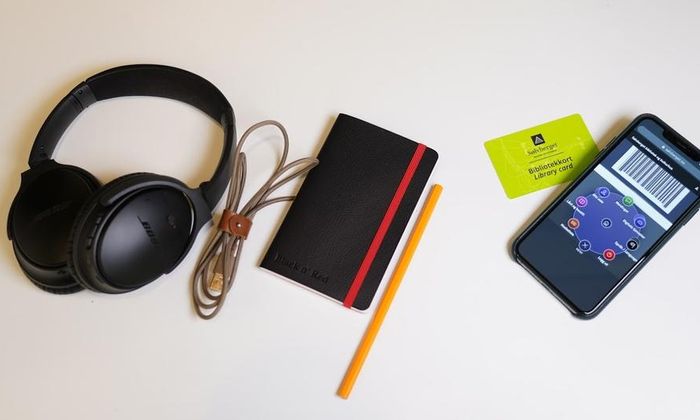 Mobiltelefon med appen Biblofil