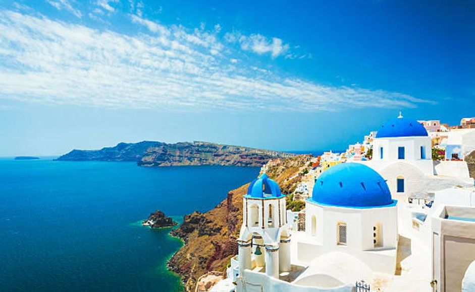 Bilde av utsikten over hav og klipper fra Santorini