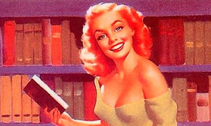 Ho tok av seg blusen og sa ho var bibliotekar bok