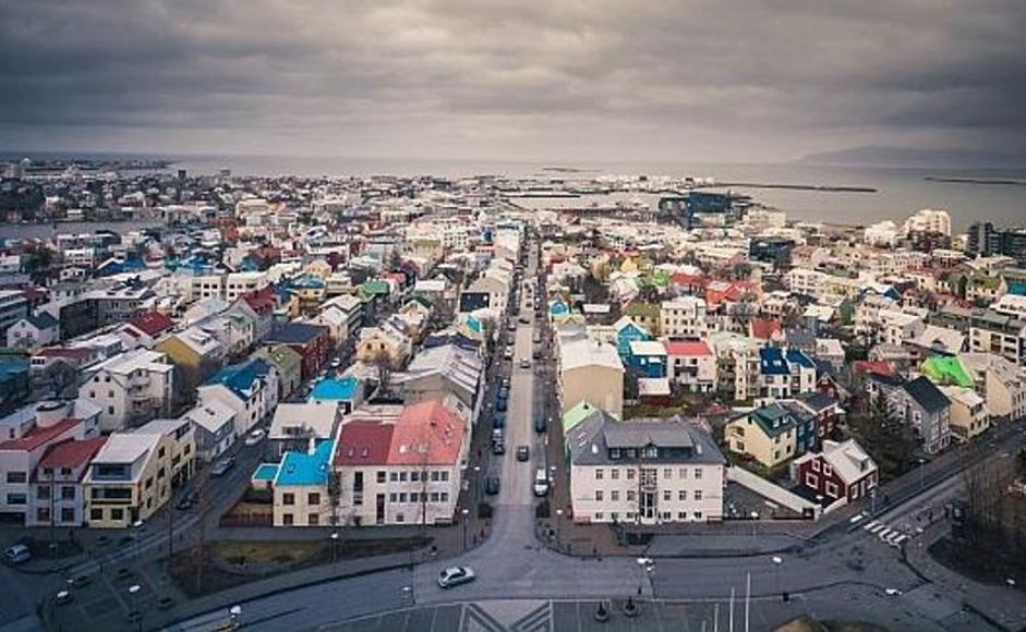 Oversiktsbilde av Reykjavik på Island (Wikimedia Commons)