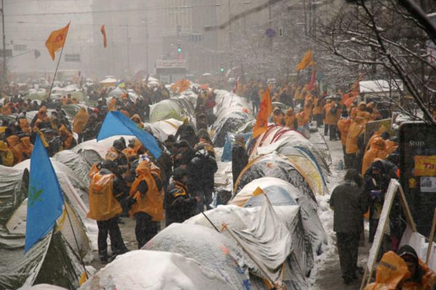 Bilde fra den oransje revolusjonen i Ukraina (Wikimedia Commons)