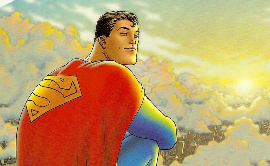 Bilde av Superman med trær i bakgrunnet