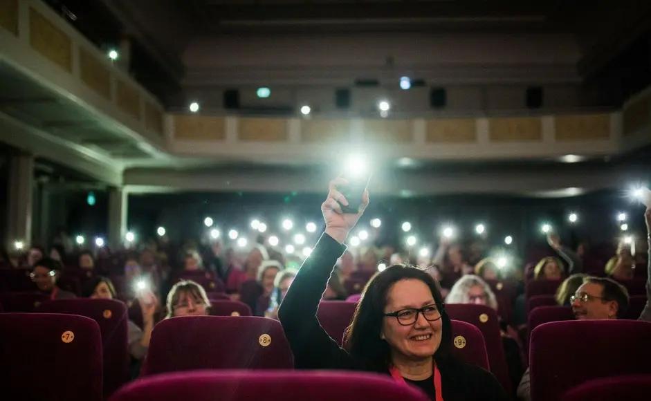 Publikum på NBBK med lys