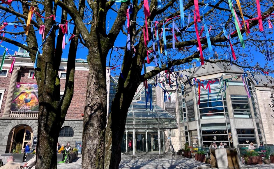 Foto av Sølvberget bibliotek og kulturhus i april 2025